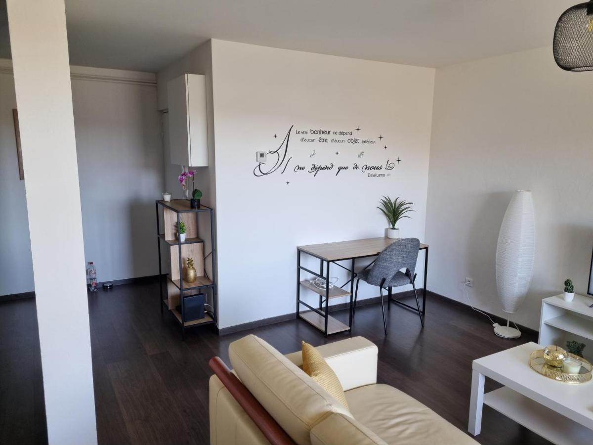 Bel Appartement 2 Chambres ,Residence Privee Givet Luaran gambar